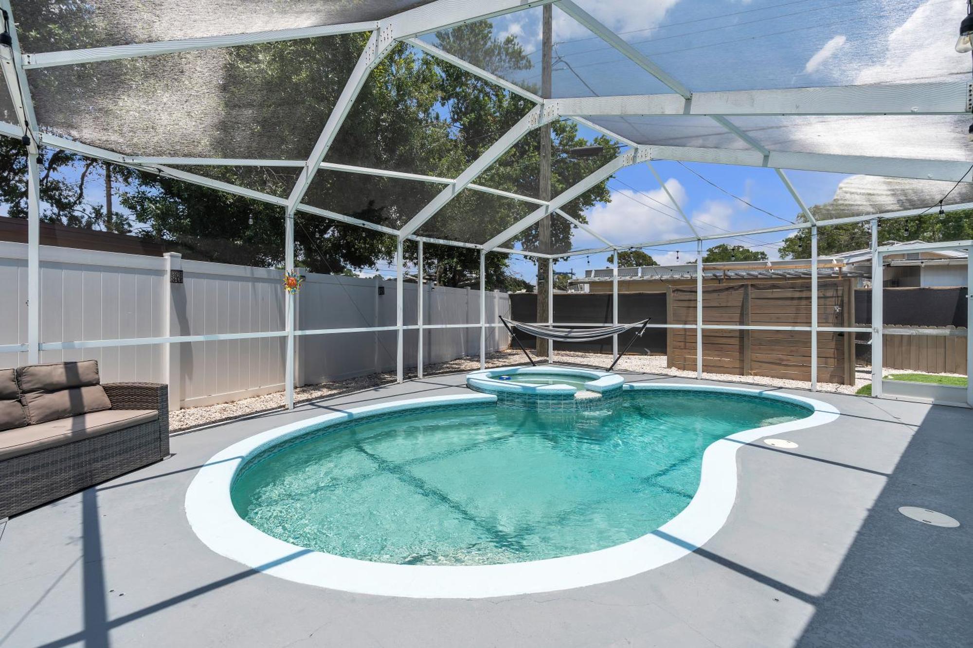 Stunning Modern Home In Tampa With Pool - Just 5 Minutes From Airport! Exteriér fotografie