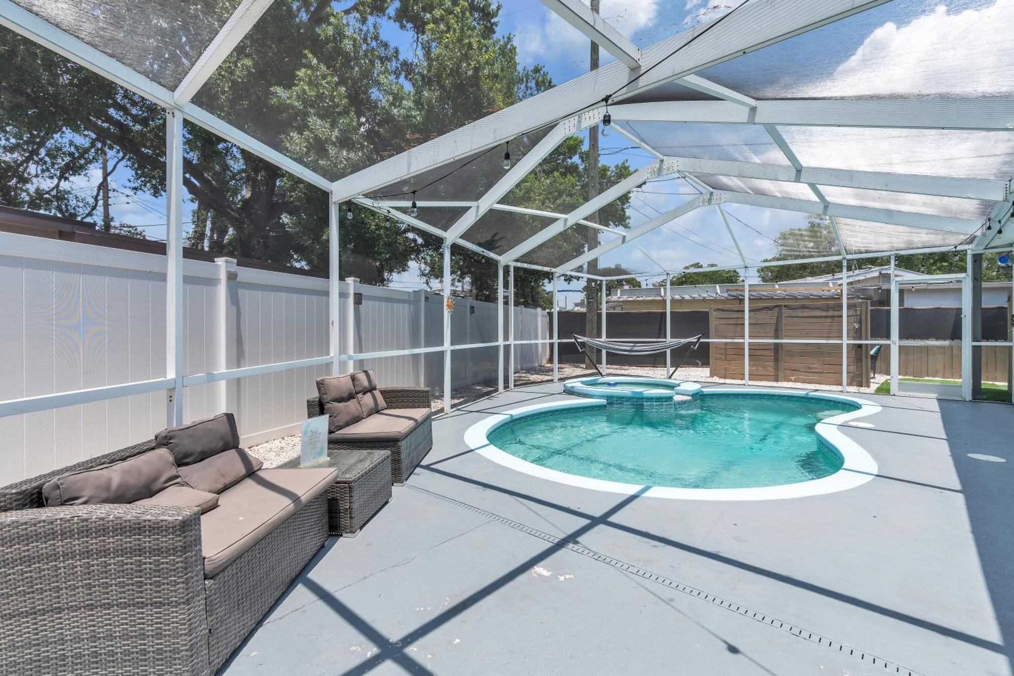 Stunning Modern Home In Tampa With Pool - Just 5 Minutes From Airport! Exteriér fotografie